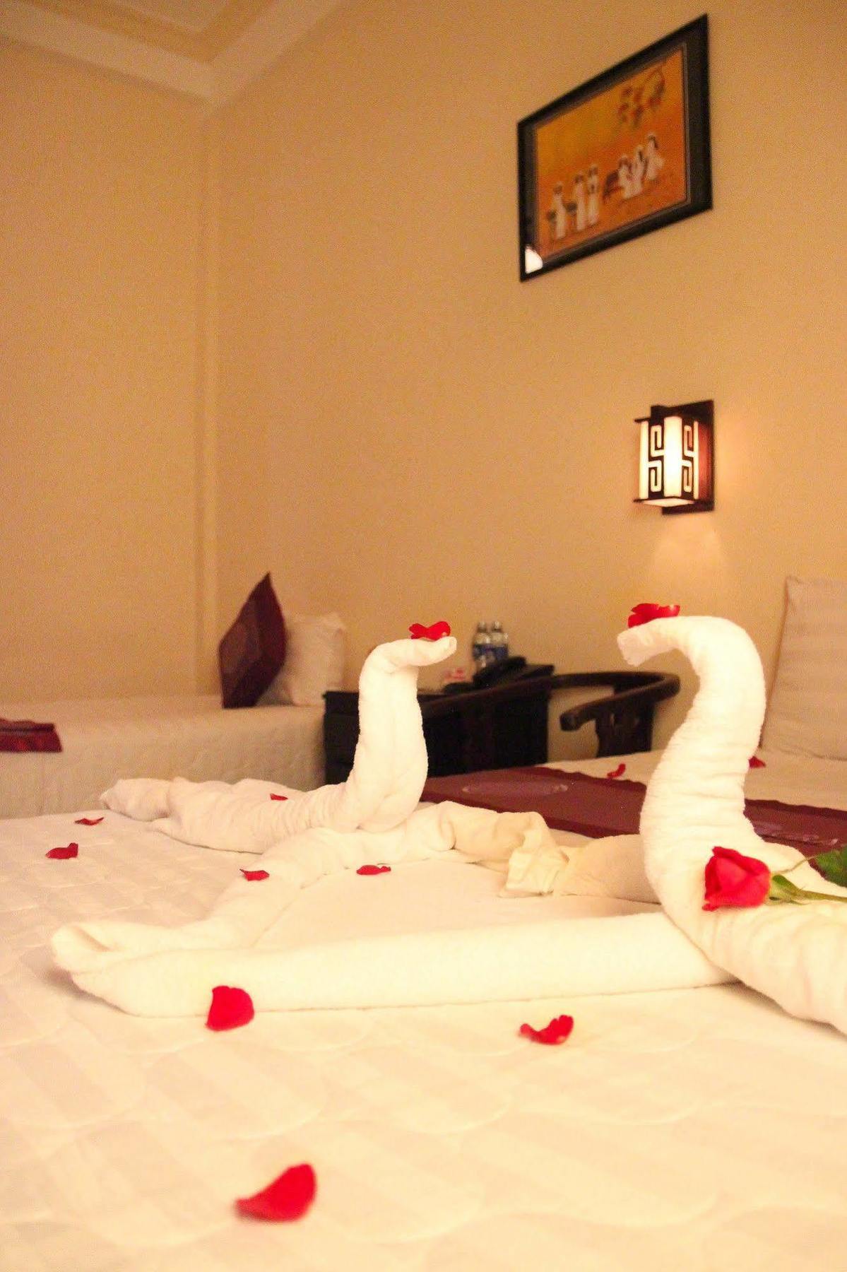 Cozy Hue Hotel Bagian luar foto