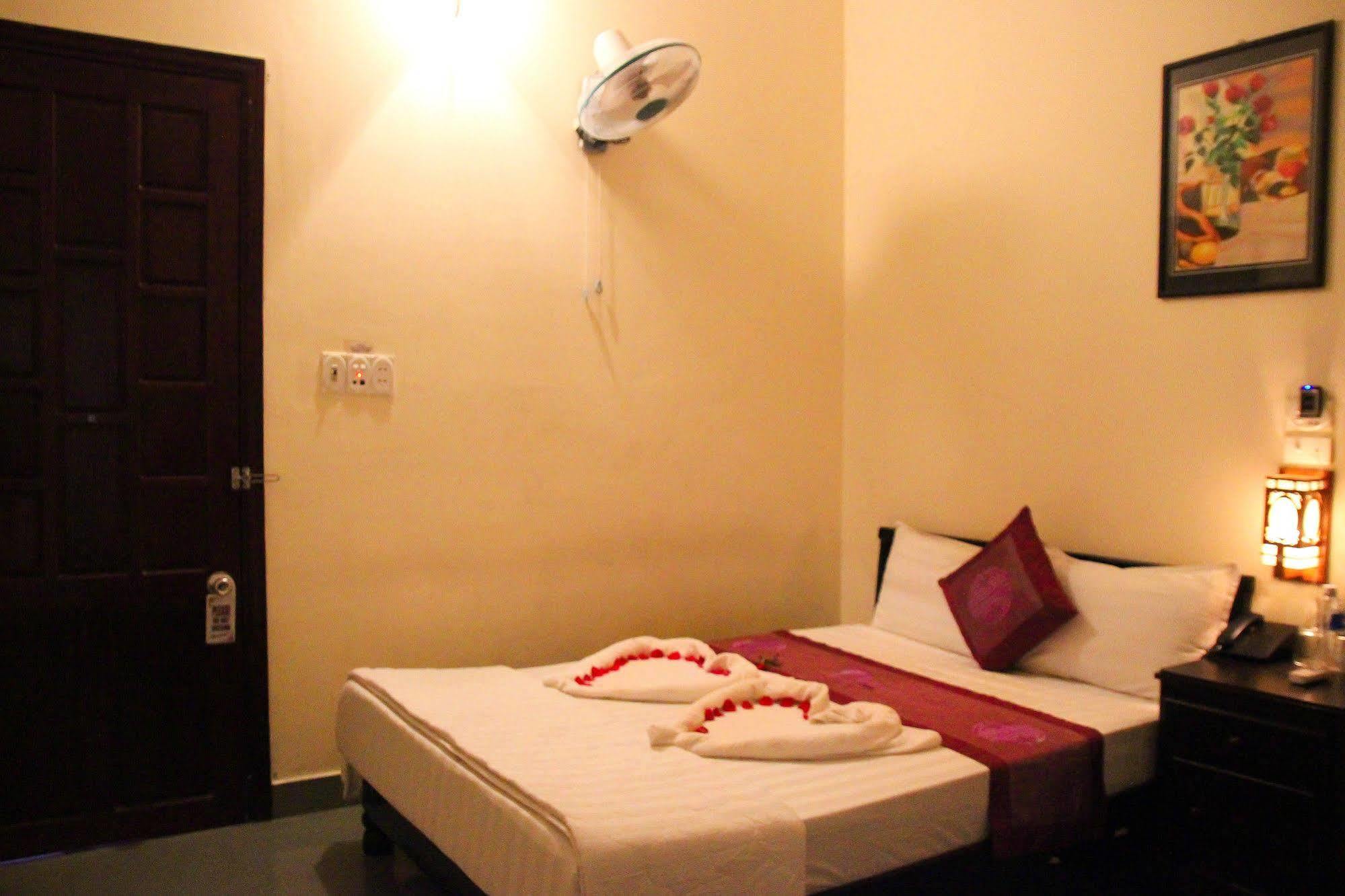Cozy Hue Hotel Bagian luar foto